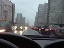 Фото мажора, который устроил прогулки по "встречке" на внедорожнике в Москве
