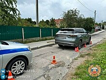 В Гвардейске сдававший задом внедорожник сбил 78-летнюю женщину