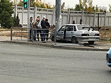 Тюнинг не помог: на Луначарского водитель «пятнадцатой» врезался в столб