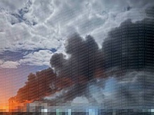 Очевидцы сняли огромный столб дыма после взрывов в Одессе