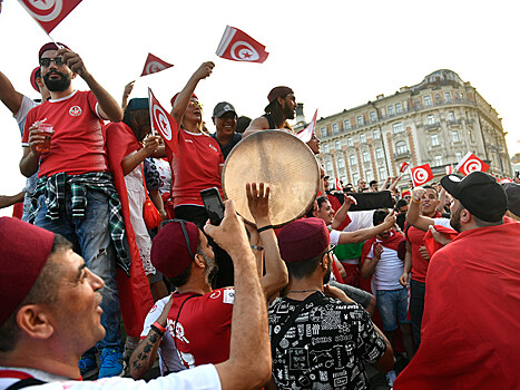 Тунисские фанаты устроили в центре Москвы травлю болельщика с флагом Израиля