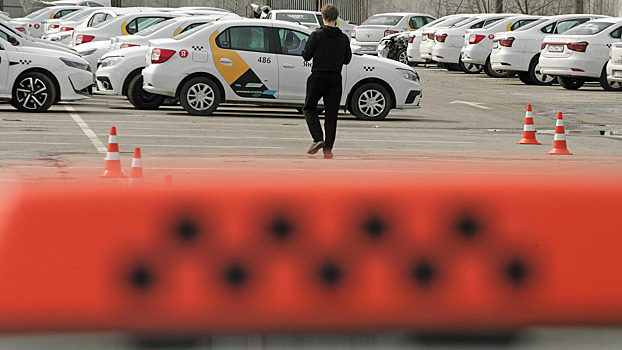 В России предложили отказаться от установки камер в такси