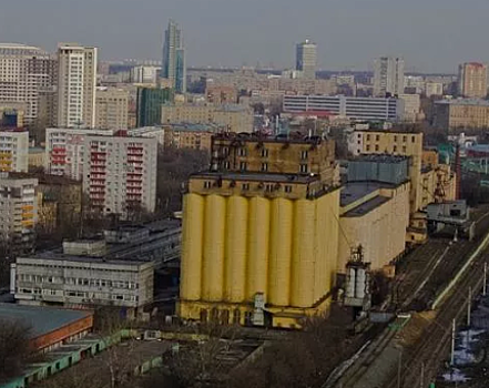 Старейшее зерноперерабатывающее предприятие в РФ — мельничный комбинат в Сокольниках «ушел с молотка»