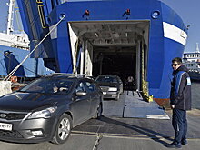 Оператор керченской переправы просит воздержаться от поездок из-за шторма