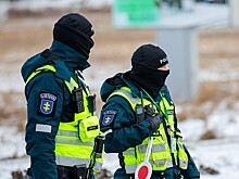 Полицейские Литвы провели акцию протеста после отказа в приоритетной вакцинации