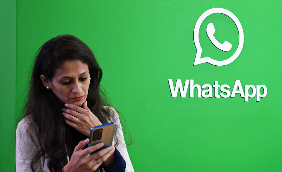 Россиян начали обманывать с помощью WhatsApp*