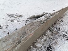 В Курске машина протаранила ограждение парка «Патриот»