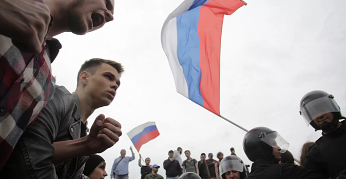 Эксперт напомнил, что смена лидера в России чревата госпереворотами