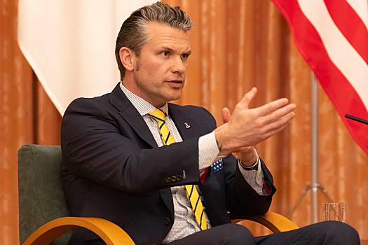 Групповой чат с родственниками главы Пентагона стал предметом скандального расследования