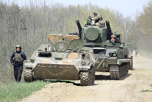Военный Донбасс: ВСУ перебрасывают в Донбасс танки и вагоны с боеприпасами