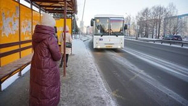          Мэрия Сыктывкара: В автобусах по маршрутам №18 и №54 высокая загруженность пошла на спад       