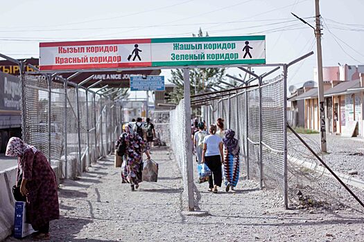 Стала известна судьба застрявших на границе таджикистанцев