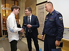 Андрей Гнеушев торжественно вручил паспорта юным нижегородцам
