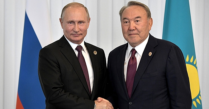 Путин встретился с первым президентом Казахстана