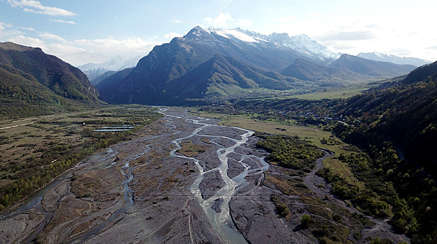 Россияне с детьми столкнулись с проблемами на границе с Грузией