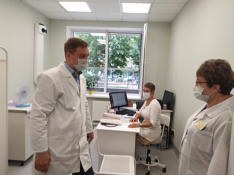 Ректор Тихоокеанского медуниверситета предложил разрешить студентам медвузов работать фельдшерами на скорой