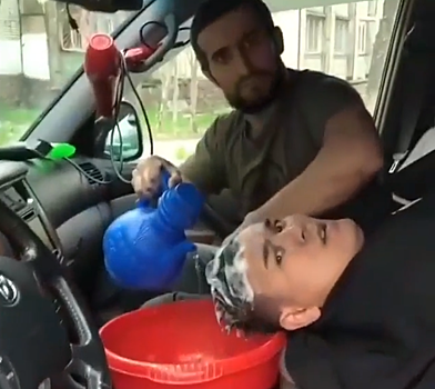 Подпольный салон красоты на «колесах» попал на видео в Нальчике