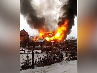 В Уфе сгорели два дома, есть пострадавший