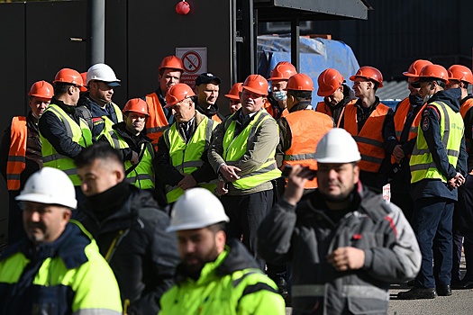 Исследование: Больше половины мигрантов в России работают в Москве и Петербурге