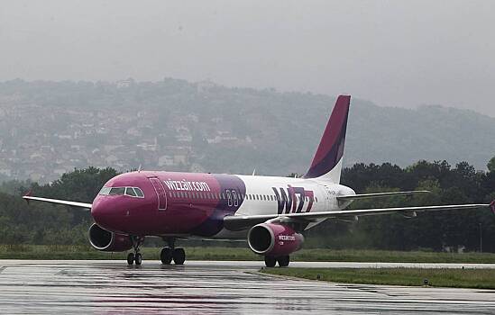 Летевший на Украину самолёт Wizz Air экстренно сел в Польше