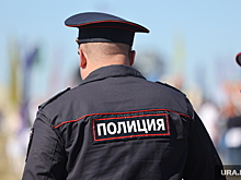 Полицейский, ставивший на колени свердловских студенток, расплакался на балу