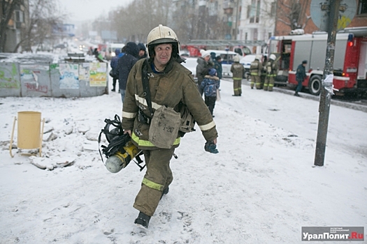 В Петрозаводске полыхает жилой дом: есть пострадавшие