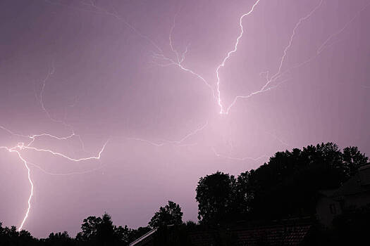 Аномальные грозы потревожили жителей ЦФО накануне зимы