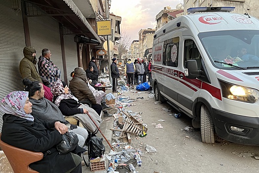 Год спустя: Турция оплакивает жертв разрушительного землетрясения