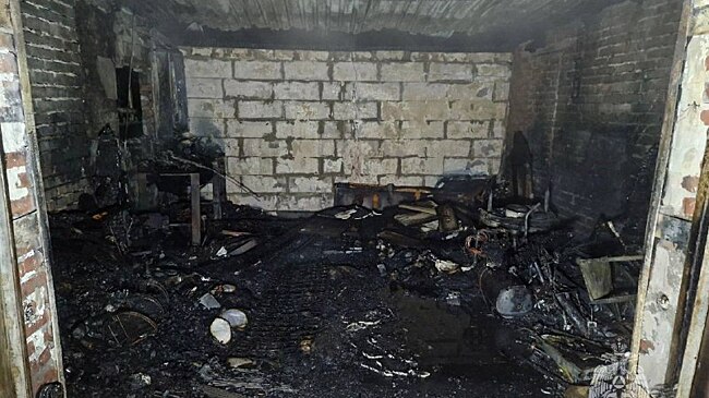 На Дону из-за неисправного трансформатора загорелся гараж