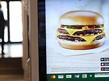 Бывшая сеть McDonald's в РФ заявила, что не планирует менять название "Вкусно - и точка"