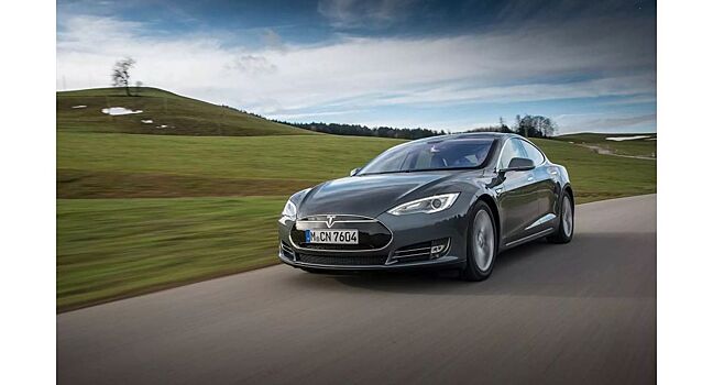 Электрокар Tesla Model S показал живучесть батареи