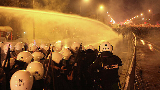 В Польше начались беспорядки после убийства фаната полицейским