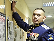 Пес-предсказатель и любимые кроссовки: гвардии лейтенант рассказал о работе командира «за кадром»