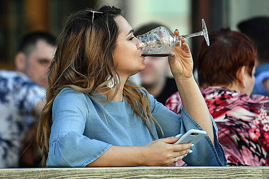 В французских заведениях резко подорожало пиво