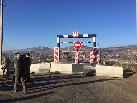 Паздников пообещал сократить сроки строительства путепровода и моста в Дарасуне