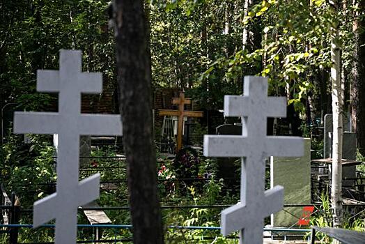 В алтайском селе детей-сирот неделю не могли похоронить