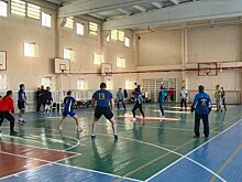 В Пензе преподаватели сразились на турнире по волейболу