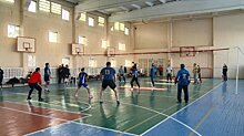 В Пензе преподаватели сразились на турнире по волейболу