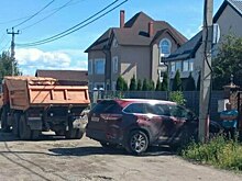 В Гурьевском районе самосвал задним ходом сбил пешехода и протаранил легковушку