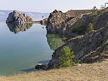 Возле Байкала захотели разрешить строить дороги и туалеты