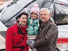 Встреча с ангелом-хранителем: пятилетняя Варя смогла поблагодарить спасшего ее пилота спустя два года 