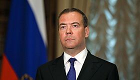 Медведев жестко высмеял Клуни за идею охоты на российских журналистов