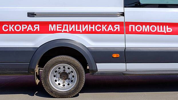 Shot: Cупругов госпитализировали с рейса из Екатеринбурга из-за отравления