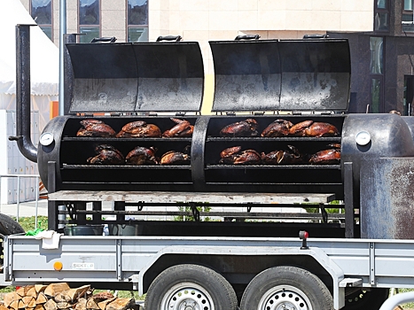 Самое большое в России барбекю из индейки приготовили на гастрономическом фестивале в Пензе