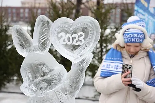 В парке "Музеон" открылись городки с ледяными скульптурами