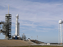 SpaceX запустила самую мощную ракету Falcon Heavy