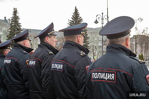 В Екатеринбурге начали судить группу полицейских, обвиняемых в получении взятки