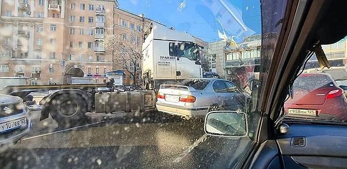 Топ «ледяных» аварий Владивостока