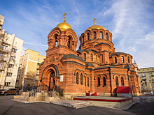 В соборе Александра Невского опровергли информацию о массовом молебне