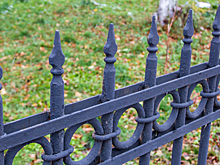 Кемеровские власти потребовали от арендатора парка Веры Волошиной починить забор